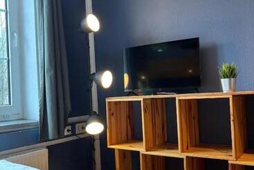 Blue Doors Hostel Ktv