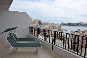 هتل آپارتمان Dean Hamlet