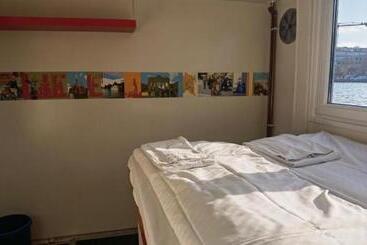 مسافرخانه Shipotel Berlin Gmbh, Shipotel Eastern & Shipotel Western