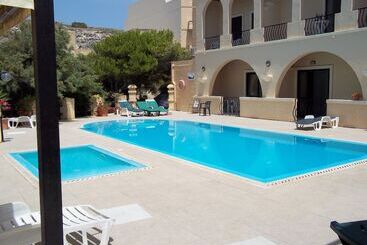 مسافرخانه San Antonio Guesthouse