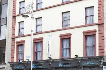 בית מלון כפרי Ashfield Hostel