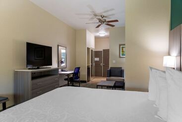 Отель Best Western Plus Wasco Inn & Suites