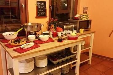 ホテル Greifennest