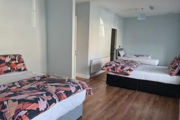 هتل Harbour House Budget Accommodation