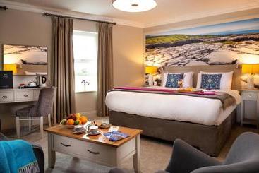 בית מלון כפרי The Wild Atlantic Lodge