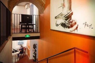 فندق Hostel Vertigo Vieux Port