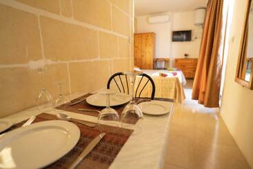 آپارتمانهای توریستها Sunset Seaview Apartments