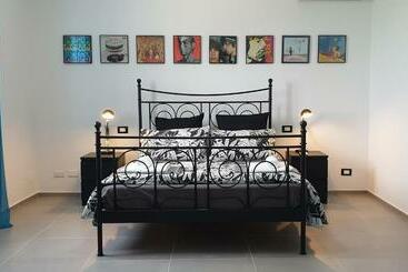 تختخواب و صبحانه Casa California