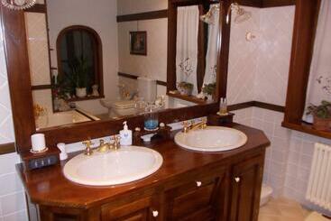 تختخواب و صبحانه Les Hirondelles