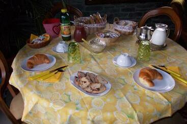 تختخواب و صبحانه Les Hirondelles