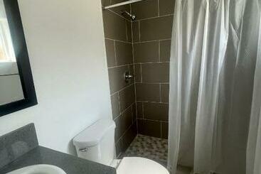 فندق صغير Humble Home Santa Ana 2