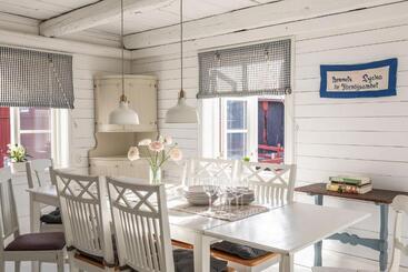 בית מלון כפרי Bergs Gård & Hållsvikens Gård