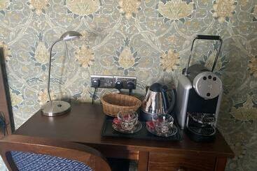 هتل Rooms @ The Dolau Inn