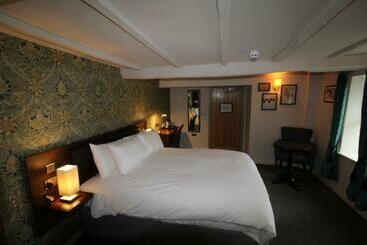 هتل Rooms @ The Dolau Inn