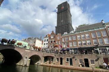 مبيت وإفطار Slapen Onder De Dom