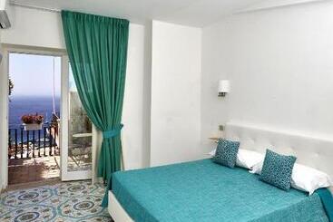 פנסיון Malafemmena Guest House