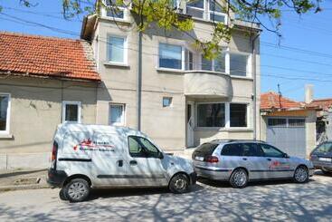 بنسيون White House Silistra