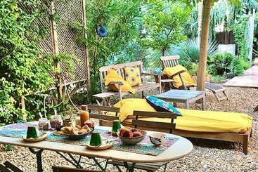 Bed and Breakfast Chambres D Hôtes Dans Une Maison D Artiste