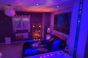 住宿加早餐  Loft Avec Baignoire Spa Lécrin Romantique
