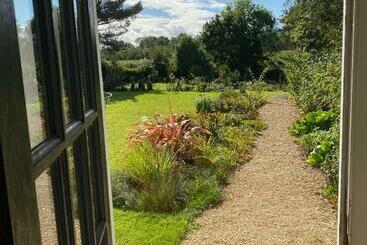 Art House B & B