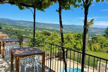 پانسیون Domaine De La Pinède