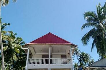 پانسیون Yohanes Guest House Sorake Surf Nias
