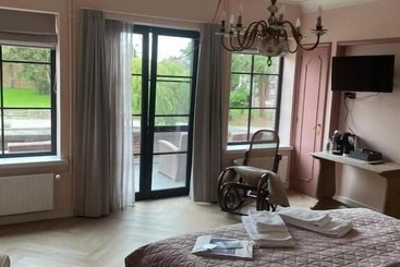 住宿加早餐  La Posterie