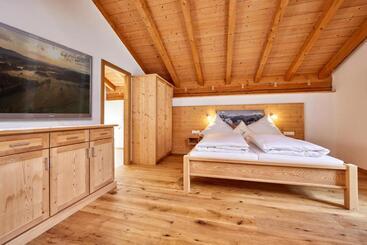 민박 Appartements Gasthof Schleifmühle Unterammergau