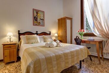 هاستل San Samuele