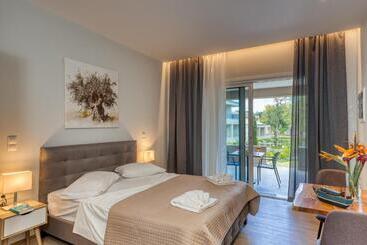 Folies Corfu Town Hotel Apartments