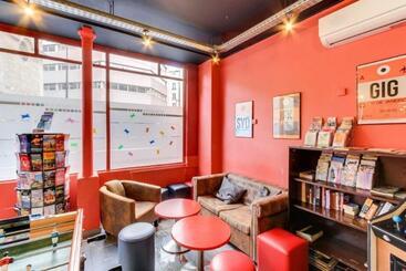 客栈  Le Montclair Montmartre By River