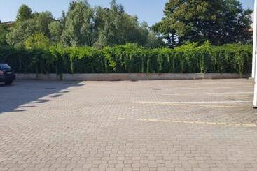 בית מלון כפרי Ascot