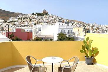 هتل Pefkakia Park