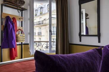 Le Village Montmartre By Hiphophostels