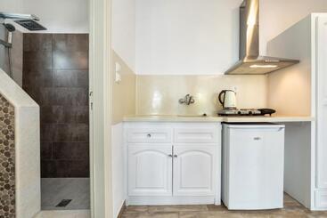 Stratos Apartments & Studios