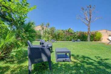 مبيت وإفطار Domaine Le Courti   Adult Only