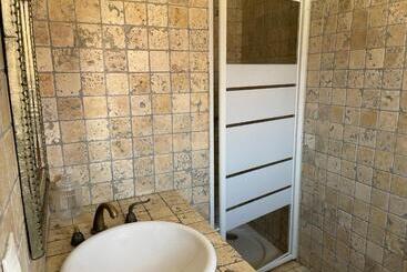 مبيت وإفطار La Calanq Aise