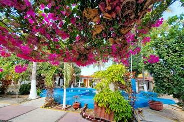 هتل Oasis Melaque