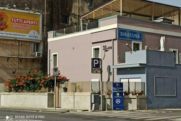 Пансион B&b Caselloa Suites