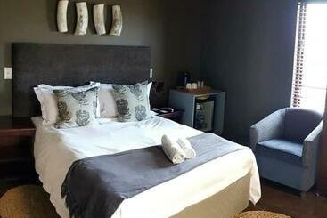 Пансион Kusile Guest House