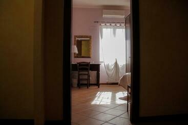 تختخواب و صبحانه Il Casale Di Gardenia