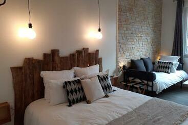 צימר Charmes En Ville Le Charme Atypique