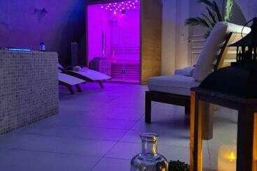 تختخواب و صبحانه La Dolce Vita Spa Privatif