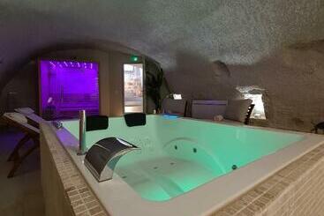 تختخواب و صبحانه La Dolce Vita Spa Privatif