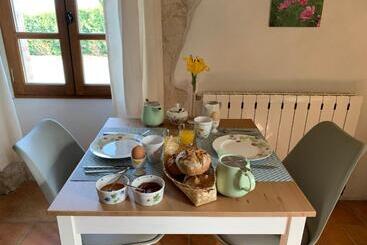 펜션 Au Mas De Janita