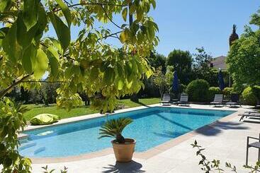 تختخواب و صبحانه Le Domaine Des Mûriers   Charme, Chic, Calme En Provence Côte D Azur
