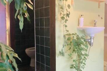 تختخواب و صبحانه Bookstor