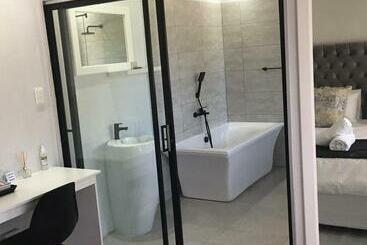 پانسیون 11 On Grace