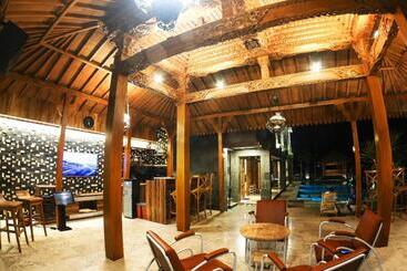 فندق صغير Joglo Jawa Jepara