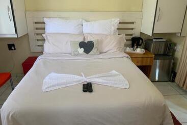 Bed and Breakfast Ekaya Palace Guest House